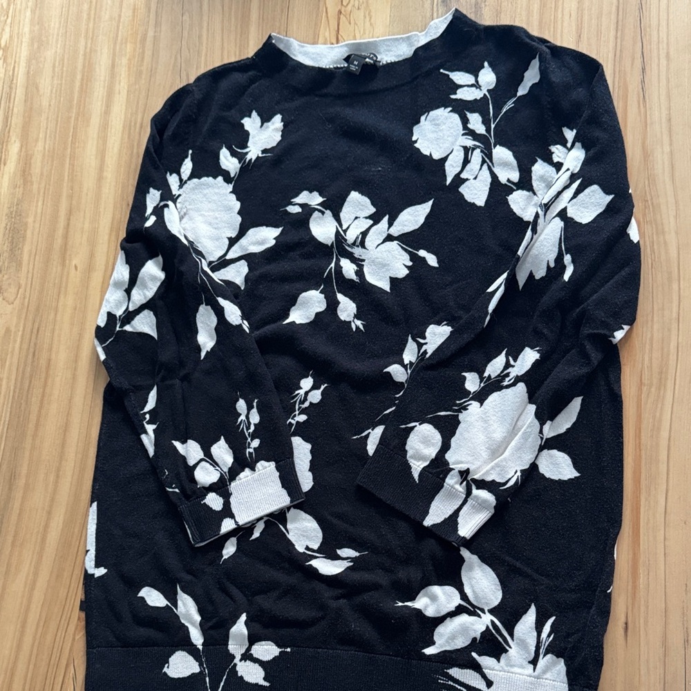 Talbots Women’s size medium black and white floral lightweight sweater